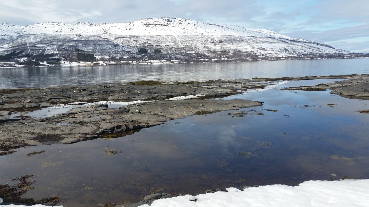 Отель Sandnes Fjord Camping Hytte 3 Valanhamn Экстерьер фото