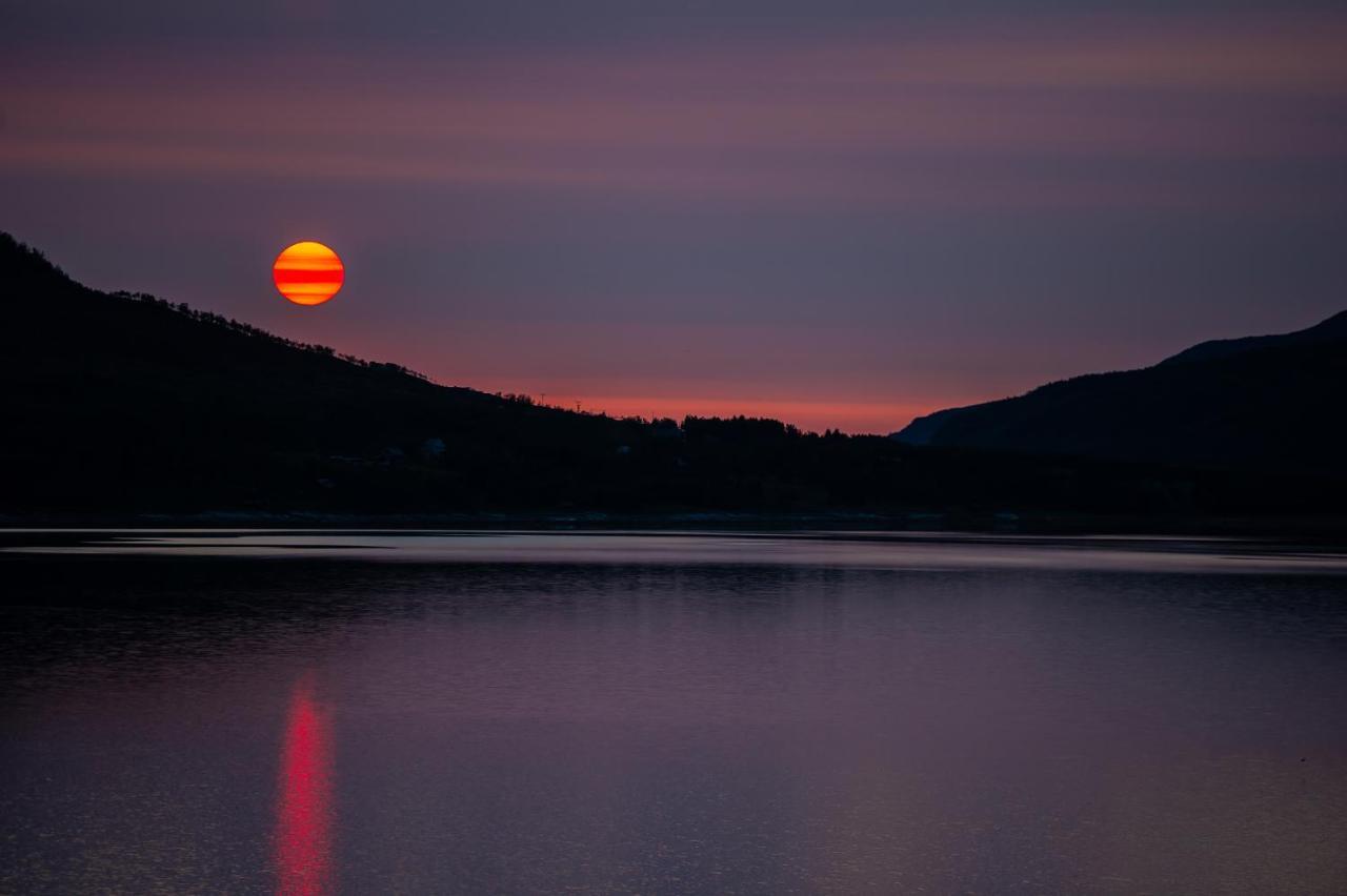 Отель Sandnes Fjord Camping Hytte 3 Valanhamn Экстерьер фото