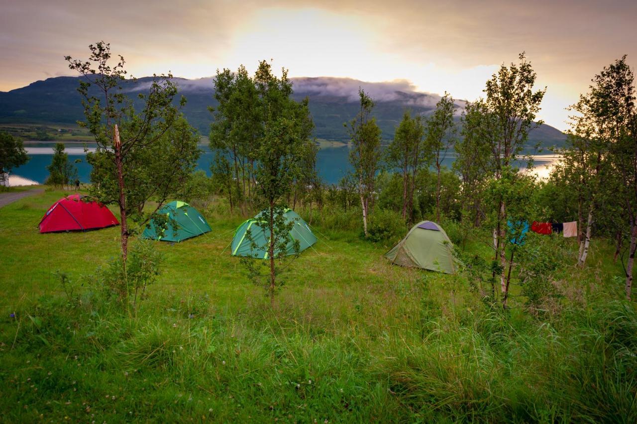 Отель Sandnes Fjord Camping Hytte 3 Valanhamn Экстерьер фото