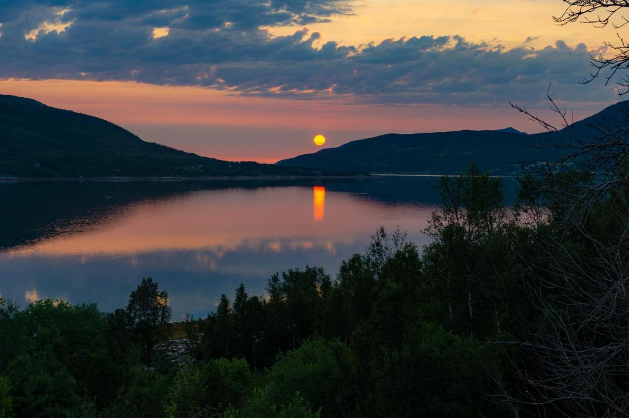 Отель Sandnes Fjord Camping Hytte 3 Valanhamn Экстерьер фото